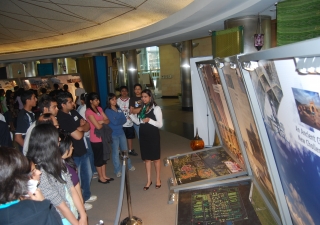 Over 350 Bait-ul Ilm secondary students attended the Historic Cities Programme exhibition at Metro Hall in Toronto. 