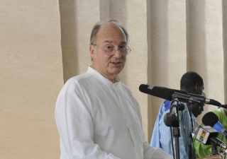 Mawlana Hazar Imam addresses guests at the Inauguration Ceremony for the Komoguel I Mosque in Mopti.