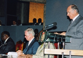 Mawlana Hazar Imam speaking at the opening ceremony of the International Press Institute (IPI) Conference in Kenya.