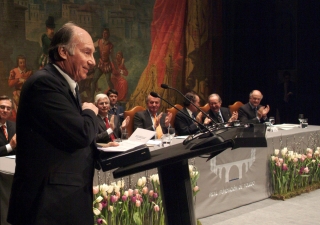 His Highness the Aga Khan makes his acceptance remarks at the Royal Foundation ceremony in Toledo.