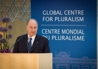 Mawlana Hazar Imam introducing Kofi Annan, the speaker for the annual Pluralism Lecture.