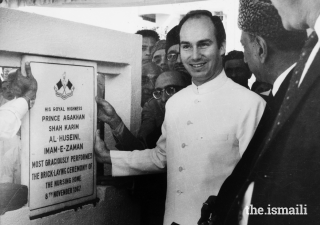 Mawlana Hazar Imam performs the foundation ceremony at the nursing home of Prince Aly Khan Hospital in Bombay, India, in 1967, then known as the Ismailia General Hospital. The hospital was opened in 1945, and is a part of Aga Hall Estate.