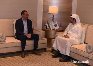 Prince Rahim in conversation with Sheikh Maktoum bin Mohammed bin Rashid Al Maktoum, Deputy Prime Minister, Minister of Finance, and Deputy Ruler of Dubai.