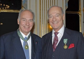 France conferred honours on Mawlana Hazar Imam and Prince Amyn for their contributions to culture at the Ministry of Culture in Paris.