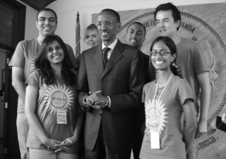 His Excellency President Paul Kagame of Rwanda joined members of the Nkabom Steering Committee, including Naveed Somani (far left), for consultation.