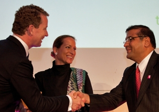 Princess Zahra and Hafiz Sherali, Chairman of the Aga Khan Planning and Building Service, Pakistan, accept the Ashden Award from His Excellency Greg Barker, UK Government Minister for Climate Change.