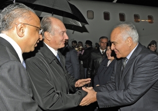 Mawlana Hazar Imam is welcomed to Tajikistan by LIF Member Dr Sharofat Mamadambarova and ITREC Chairman Dr Mamadsho Ilolov, as AKDN Resident Representative Munir Merali looks on.