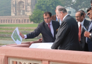 Mawlana Hazar Imam reviews plans for the Humayun’s Tomb - Sunder Nursery - Hazrat Nizamuddin Basti Urban Renewal Project.