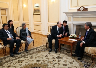 Mawlana Hazar Imam meets with President Almazbek Atambaev to discuss AKDN’s partnership with the Kyrgyz Republic. Hazar Imam is accompanied by Dr Shafik Sachedina and AKDN Resident Representative Nurjehan Mawani.