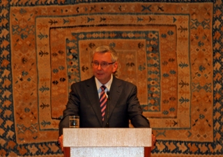 Professor Stephen J. Toope, President and Vice-Chancellor of the University of British Columbia, delivering the inaugural Ismaili Centre Lecture at the Ismaili Centre, Burnaby.