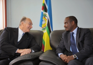 Mawlana Hazar Imam and Ambassador Richard Sezibera, Secretary General of the East African Community, meeting at the EAC headquarters in Arusha.