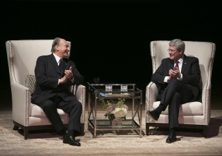 Mawlana Hazar Imam and Prime Minister Stephen Harper at an event hosted by the Prime Minister in honour of Hazar Imam’s official visit to Canada.