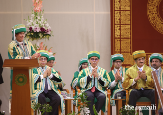 Princess Zahra (left), Chief Guest, Syed Murad Ali Shah, Chief Minister of Sindh (right), and AKU leadership applaud AKU's Class of 2022.