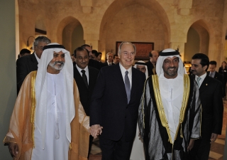 Mawlana Hazar Imam arrives with His Highness Sheikh Nahyan bin Mubarak Al Nahyan (left) and His Highness Sheikh Ahmed bin Saeed Al Maktoum for the Opening Ceremony of the Ismaili Centre, Dubai.