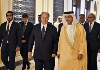 Mawlana Hazar Imam and Sheikh Mansour Bin Zayed Al Nahyan proceed to lunch at the Presidential Palace, accompanied by an entourage that includes Prince Aly Muhammad and several UAE leaders. Gary Otte