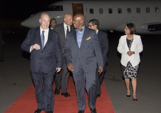 Mawlana Hazar Imam is escorted by Hon Ndung’u Gethenji upon his arrival in Nairobi, together with  AKDN Resident Representative Aziz Bhaloo, Ismaili Council President Nawaaz Gulam and Vice-President Shamira Dostmohamed. Aziz Islamshah