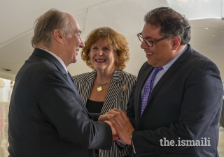 Lieutenant Governor Lois Mitchell and Calgary Mayor Naheed Nenshi greet Mawlana Hazar Imam upon his arrival in Calgary during his Diamond Jubilee visit to Canada.