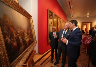 Prince Amyn and Museum Director António Filipe Pimentel discuss Sequeira’s “Adoration of the Magi”. The Aga Khan Foundation is supporting the Museum's campaign to acquire the national treasure. José Caria