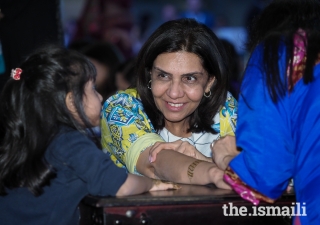 Sharing the experience of applying mehndi across generations