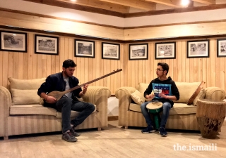 Students of the Leif Larsen Music Centre in Gilgit Baltistan practice musical instruments.