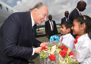 Mawlana Hazar Imam greeted upon his arrival by Junior Volunteers in the Ismaili Volunteers Corps from Tanzania. 