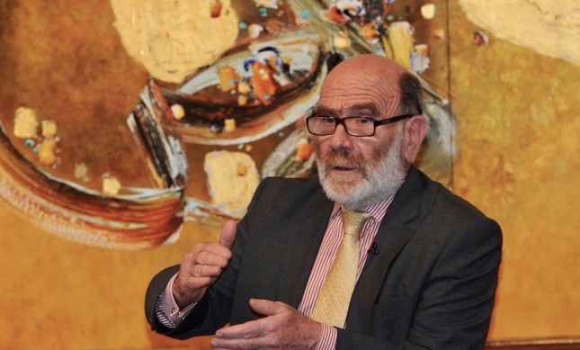 Professor Patrick Pietroni speaking at the Ismaili Centre, London.