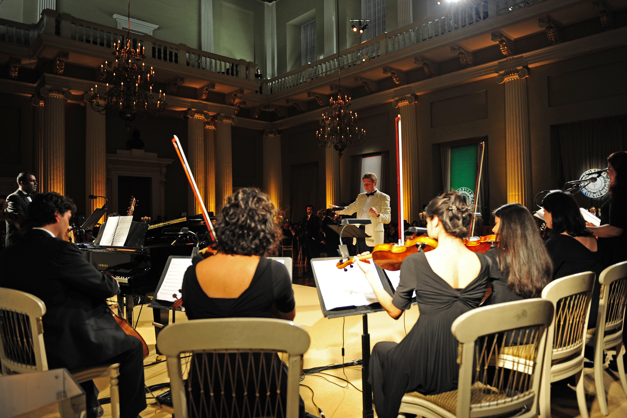 The Ismaili Ensemble performs <i>Armaghan</i> — a gift to Mawlana Hazar Imam during the UK Jamati institutional dinner held in his honour. Photo: Zahur Ramji