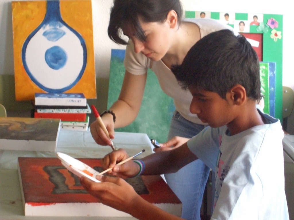 Portuguese youth participate in a special Dar-at-Ta'lim art project commemorating the Golden Jubilee visit of Mawlana Hazar Imam. Photo: Courtesy of the Ismaili Council for Portugal