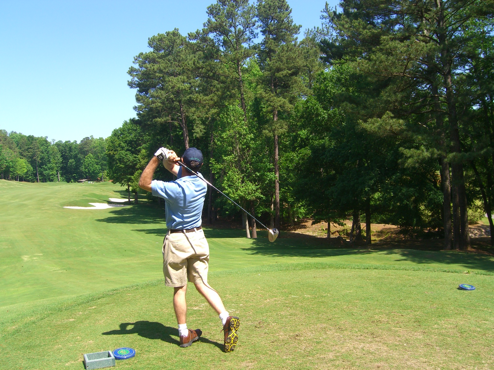 A golfer takes a swing to end global poverty. Photo: Courtesy of AKF-USA