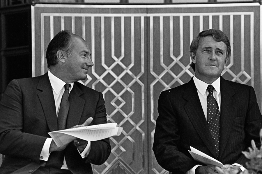 Mawlana Hazar Imam applauds Prime Minister Brian Mulroney, following his remarks at the Opening Ceremony of the Ismaili Centre, Burnaby. Photo: Zahur Ramji