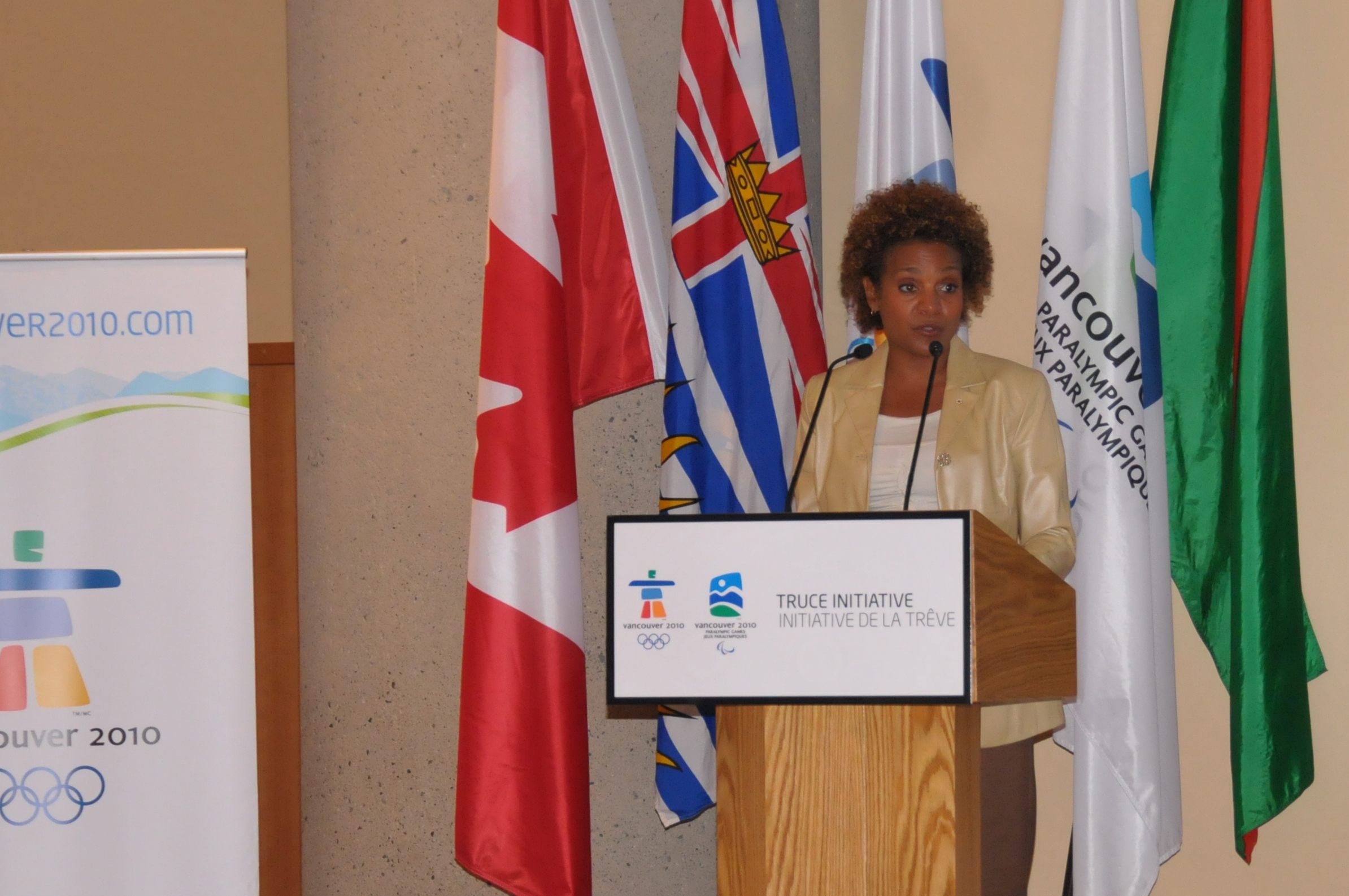 Her Excellency the Right Honourable Michaëlle Jean, Governor General of Canada, addresses the audience at the Truce Dialogue for youth held at the Ismaili Centre, Burnaby. Photo: Aziz Ladha