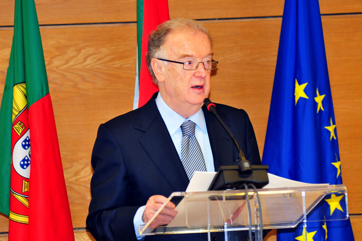 UN High Representative for the Alliance of Civilizations Dr Jorge Sampaio addresses the 2009 Lisbon Forum, which took place at the Ismaili Centre, Lisbon. Photo: Courtesy of the Ismaili Council for Portugal