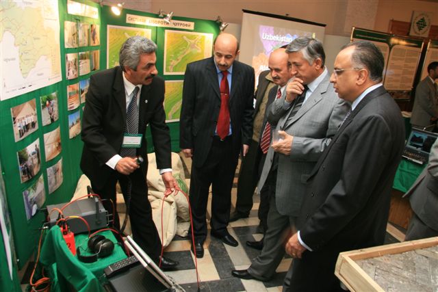 A representative from FOCUS Humanitarian Assistance demonstrates how solar powered wireless communication devices have greatly assisted in disaster response activities in the Gorno-Badakhshan region of Tajikistan.  Photo: AKDN/Michael Romanyuk  