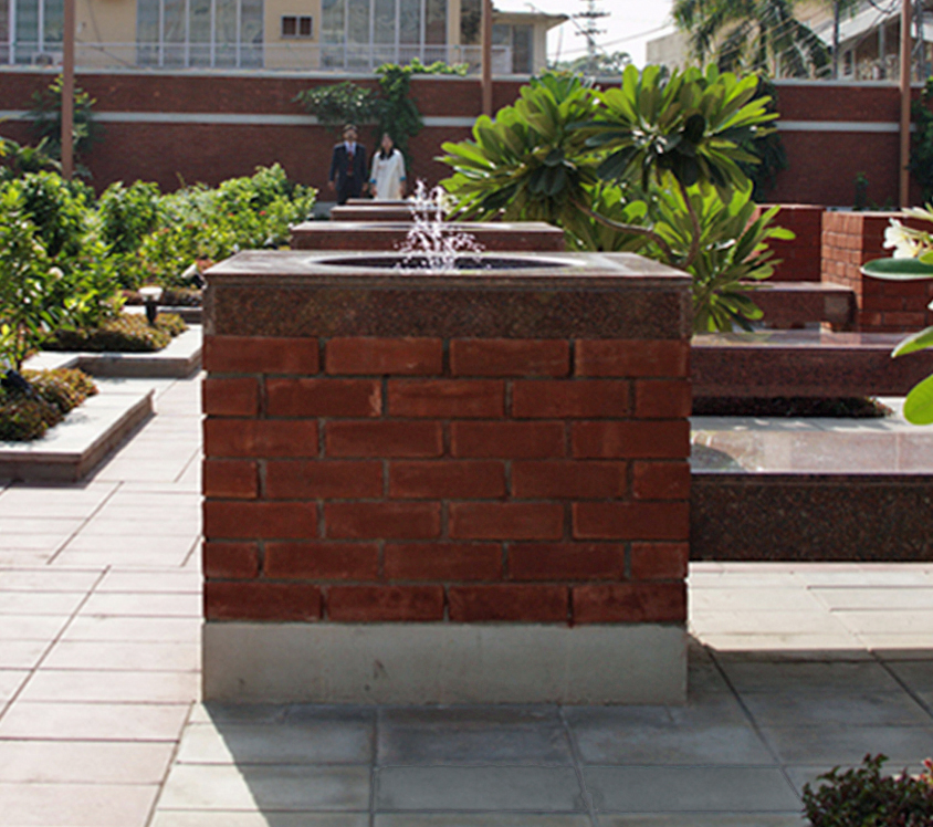 Water sprinkles from a courtyard fountain at the Ismaili Jamatkhana Lahore. Photo: Courtesy of the Ismaili Council for Pakistan