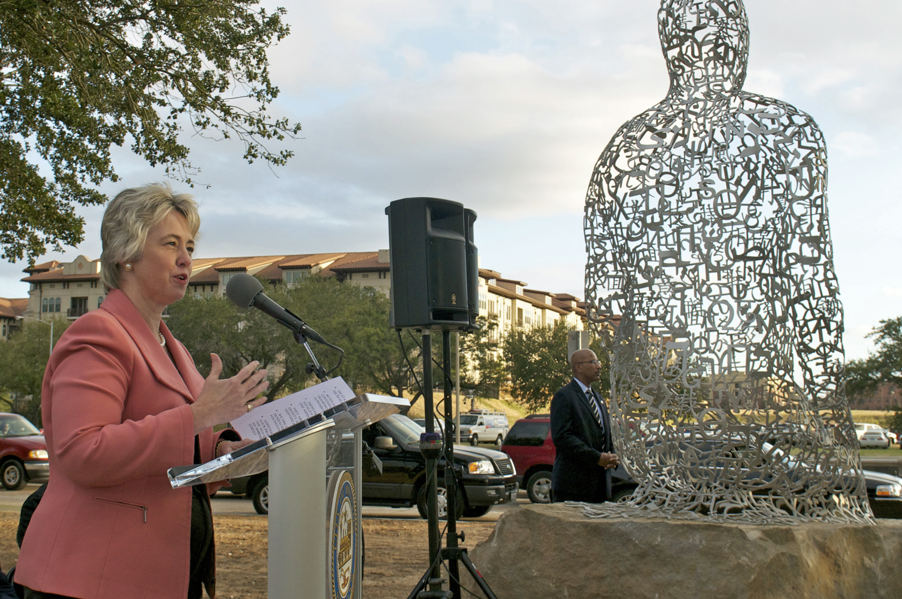 Mayor Annise Parker offers an acceptance address on behalf of the City of Houston, upon the gifting of the Tolerance sculptures. Photo: Zahid Alibhai