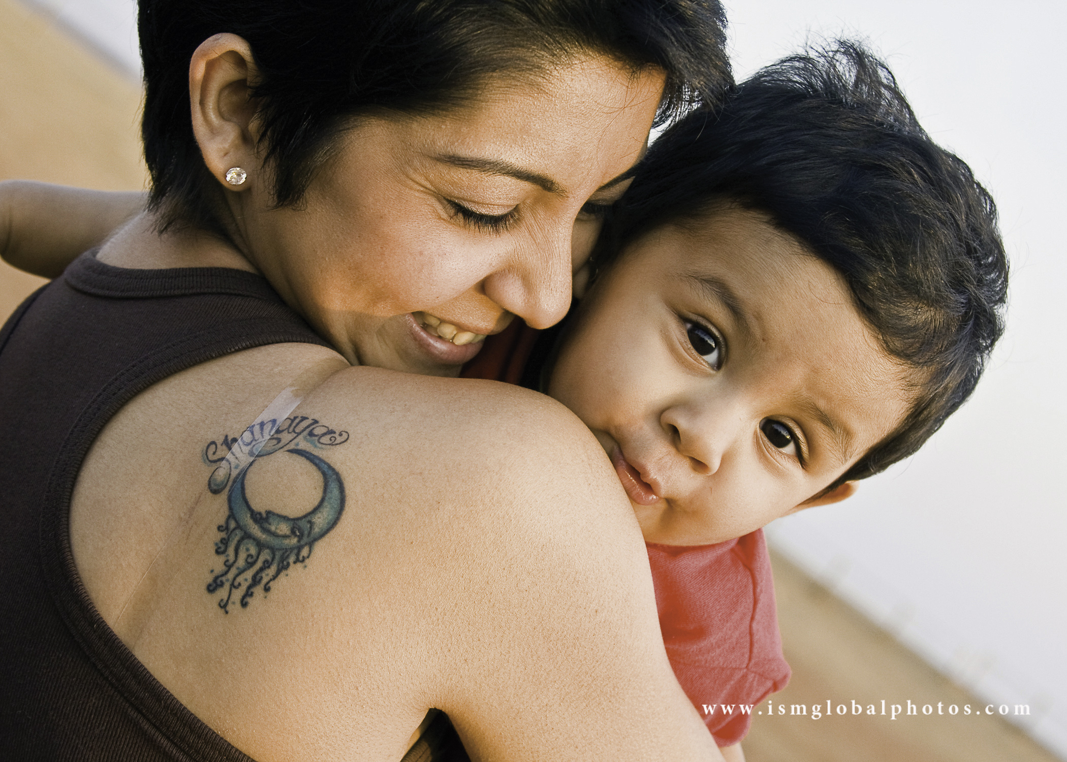 “Love” – Mumbai, India. Photo: ISMGlobalPhotos.com / Nazim, Lokhandwala