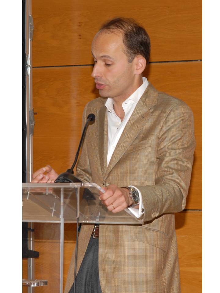 Dr Pedro Mota Soares, Portuguese Minister for Solidarity and Social Security, speaking at the graduation ceremony of the Lifelong Learning Certificate Programme, held at the Ismaili Centre, Lisbon. Photo: Phirbhai