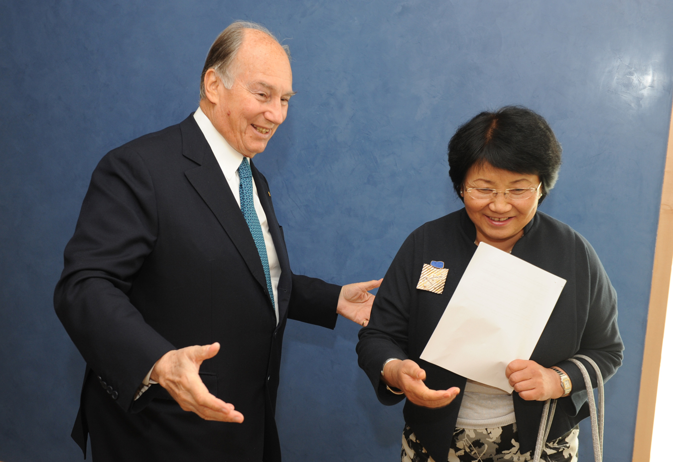 Mawlana Hazar Imam invited Her Excellency Roza Otunbayeva, former President of the Kyrgyz Republic, to launch the Global Centre for Pluralism lecture series. Photo: Mark Holleran