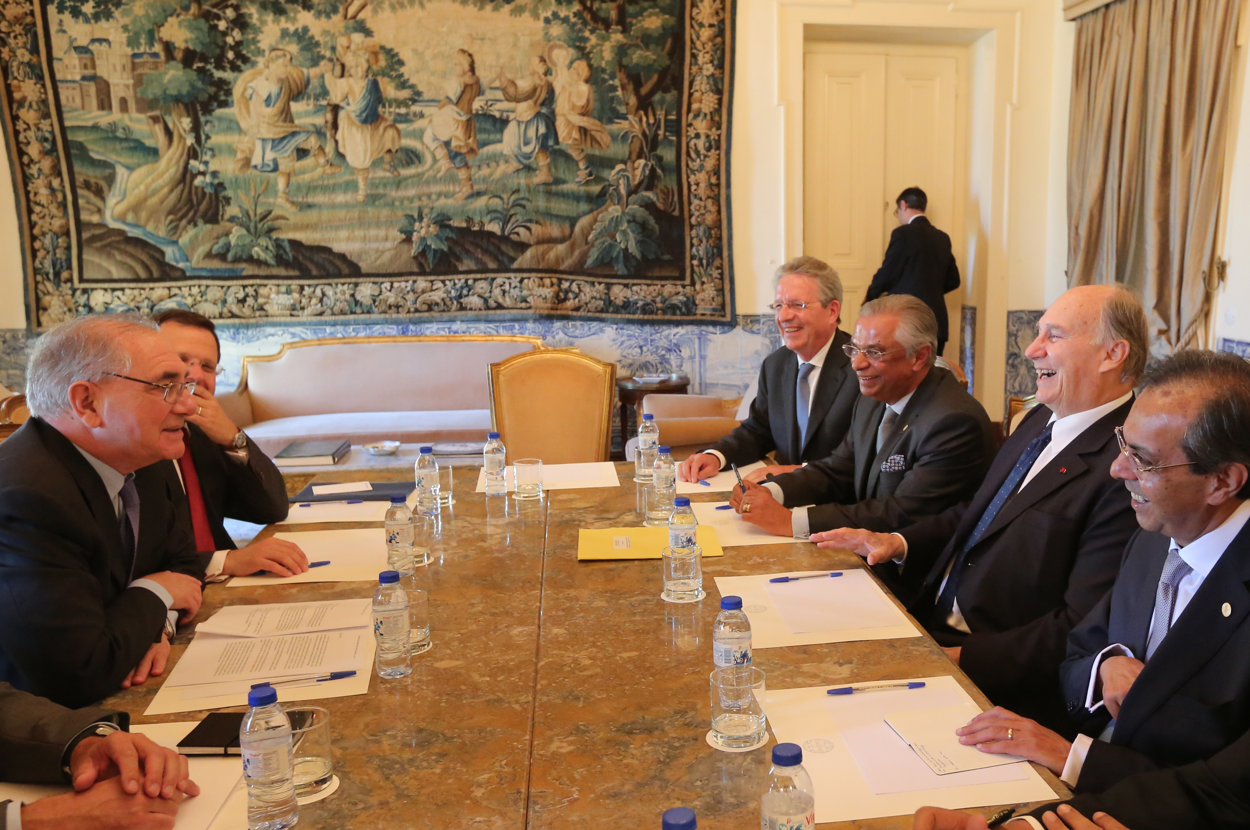 Mawlana Hazar Imam, accompanied by AKDN Resident Representative Nazim Ahmad and Ismaili Council President Amirali Bhanji, meets with Portuguese Foreign Affairs Minister Rui Machete. Photo: TheIsmaili / José Manuel Boavida Caria