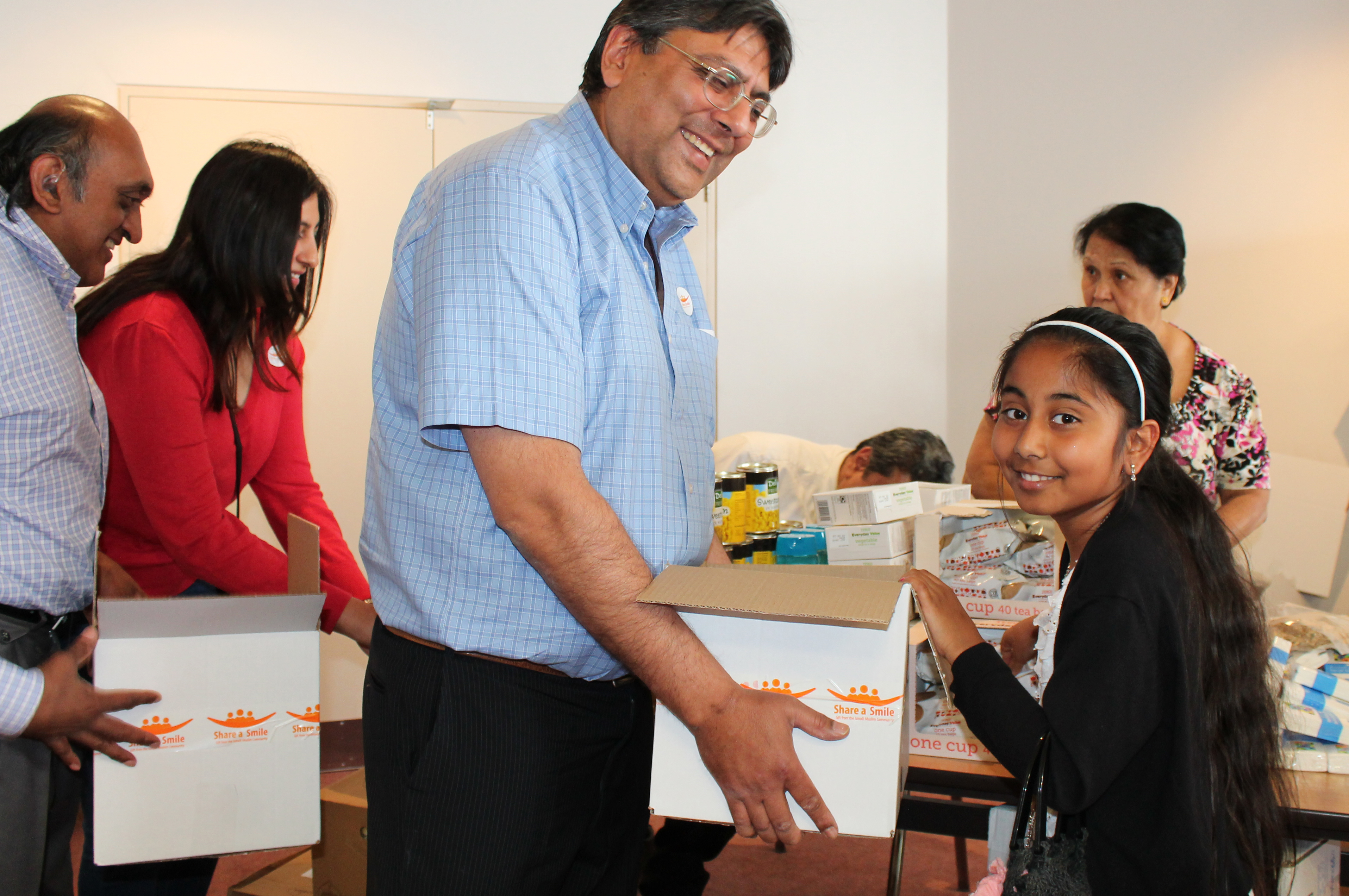 Share a Smile is an initiative of the Ismaili Muslim community in the United Kingdom to help those in need during the month of Ramadan. Photo: Shokatali Ismail