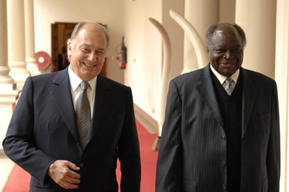 Mawlana Hazar Imam in discussion with His Excellency President Mwai Kibaki of Kenya at State House. Photo: AKDN/Gary Otte 